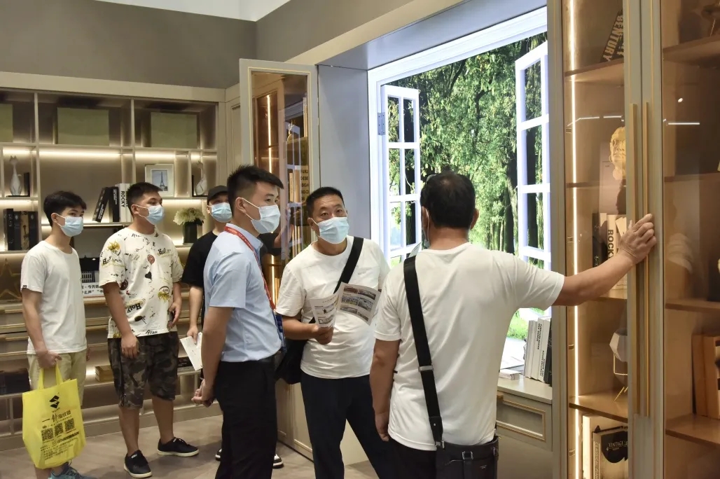 廣州建博會(huì)丨直播打卡領(lǐng)尚品牌館，體驗(yàn)潮流家居生活